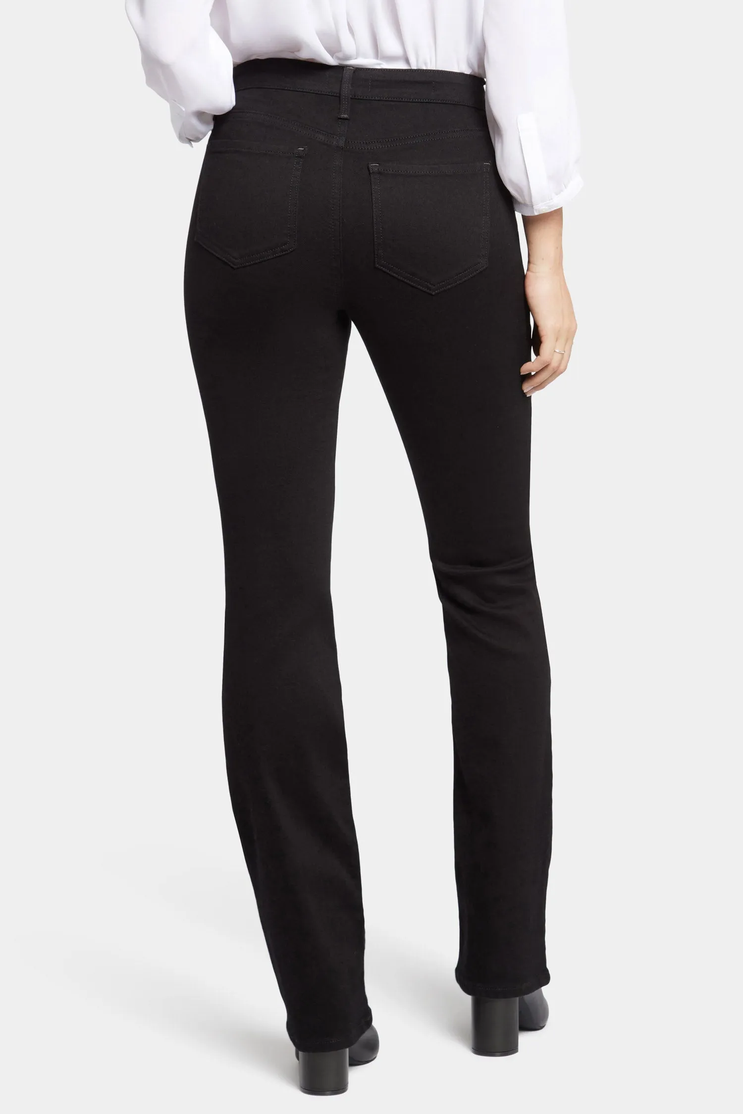 Barbara Bootcut Jeans In Petite - Black