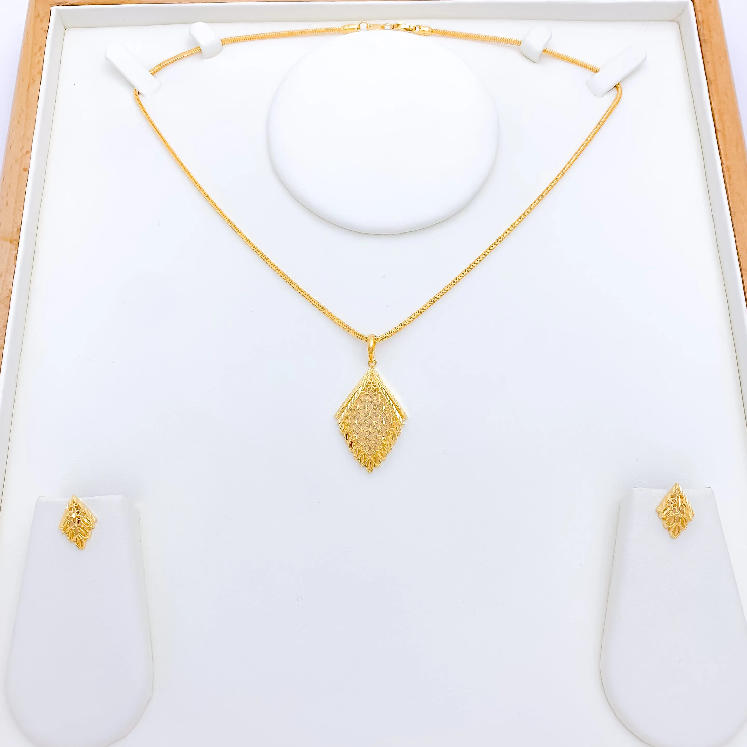 Beautiful Petite Pendant Set