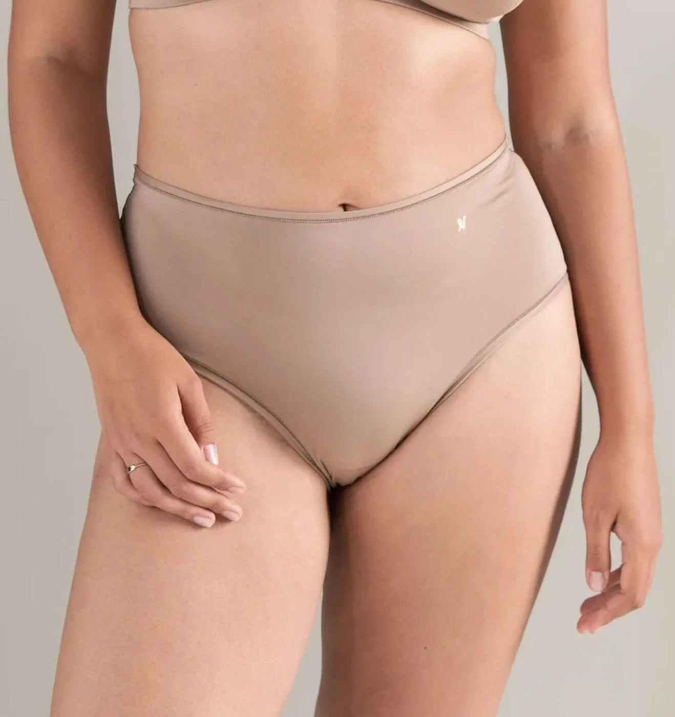 Invisible microfibre high waist brief [Mocha]