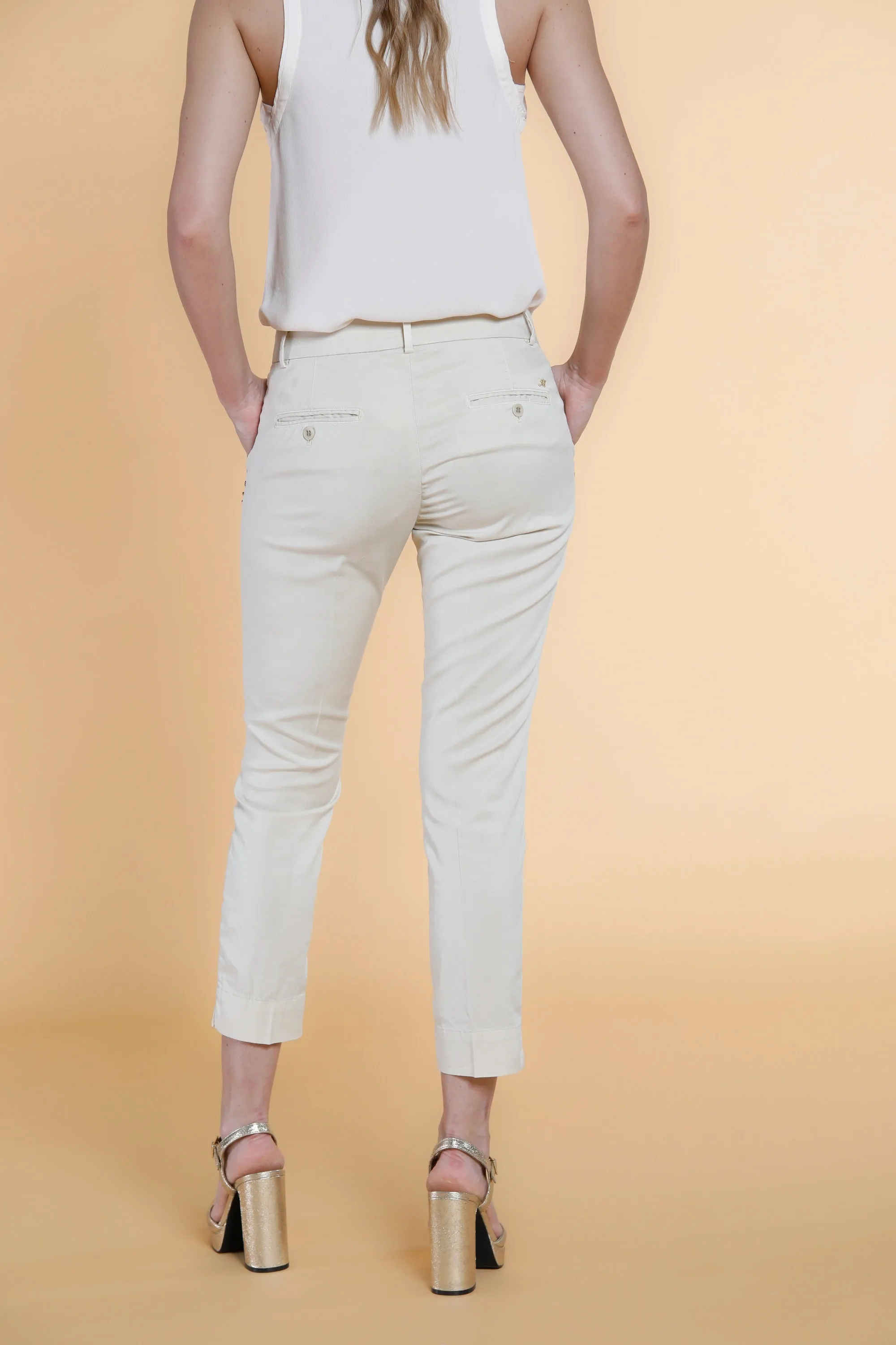 Jaqueline Capri pantalone chino donna in tencel curvy