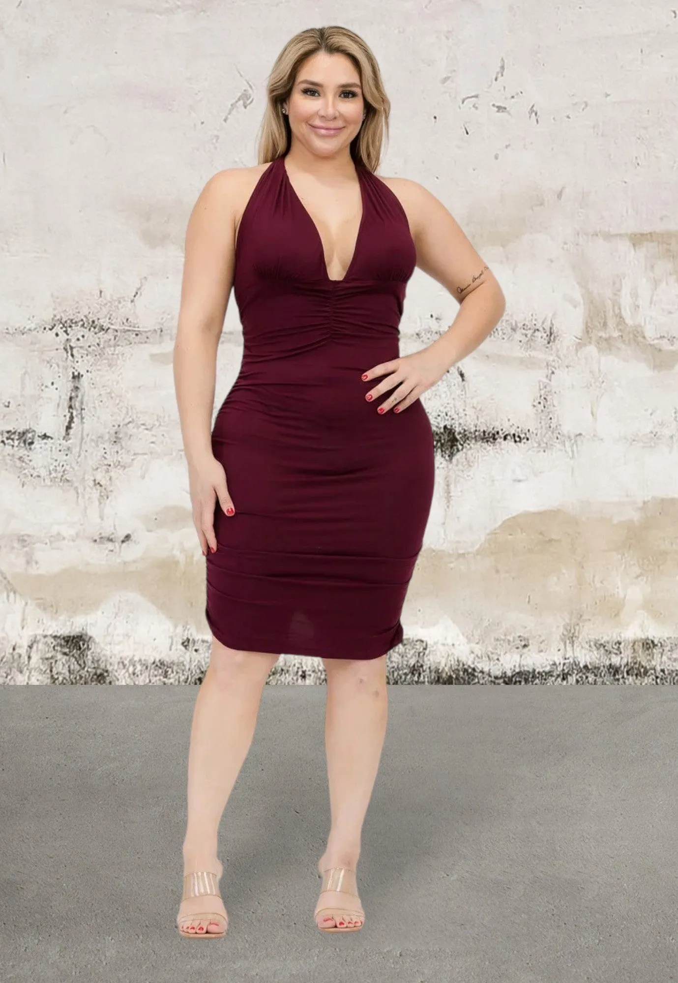 Plus size crisscross back ruched bodycon mini dress