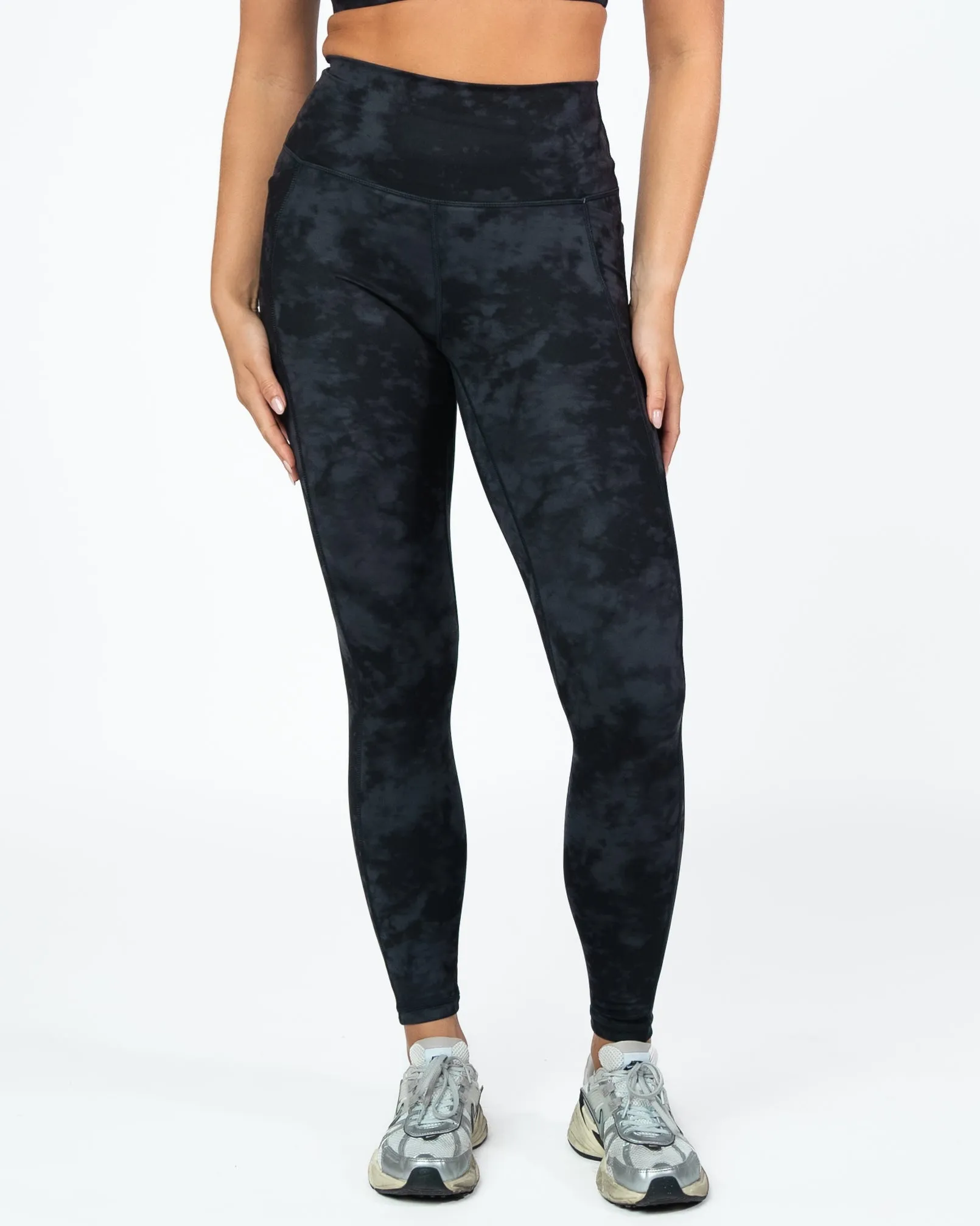 Shakti Leggings (27 in. inseam) - Onyx Tie Dye