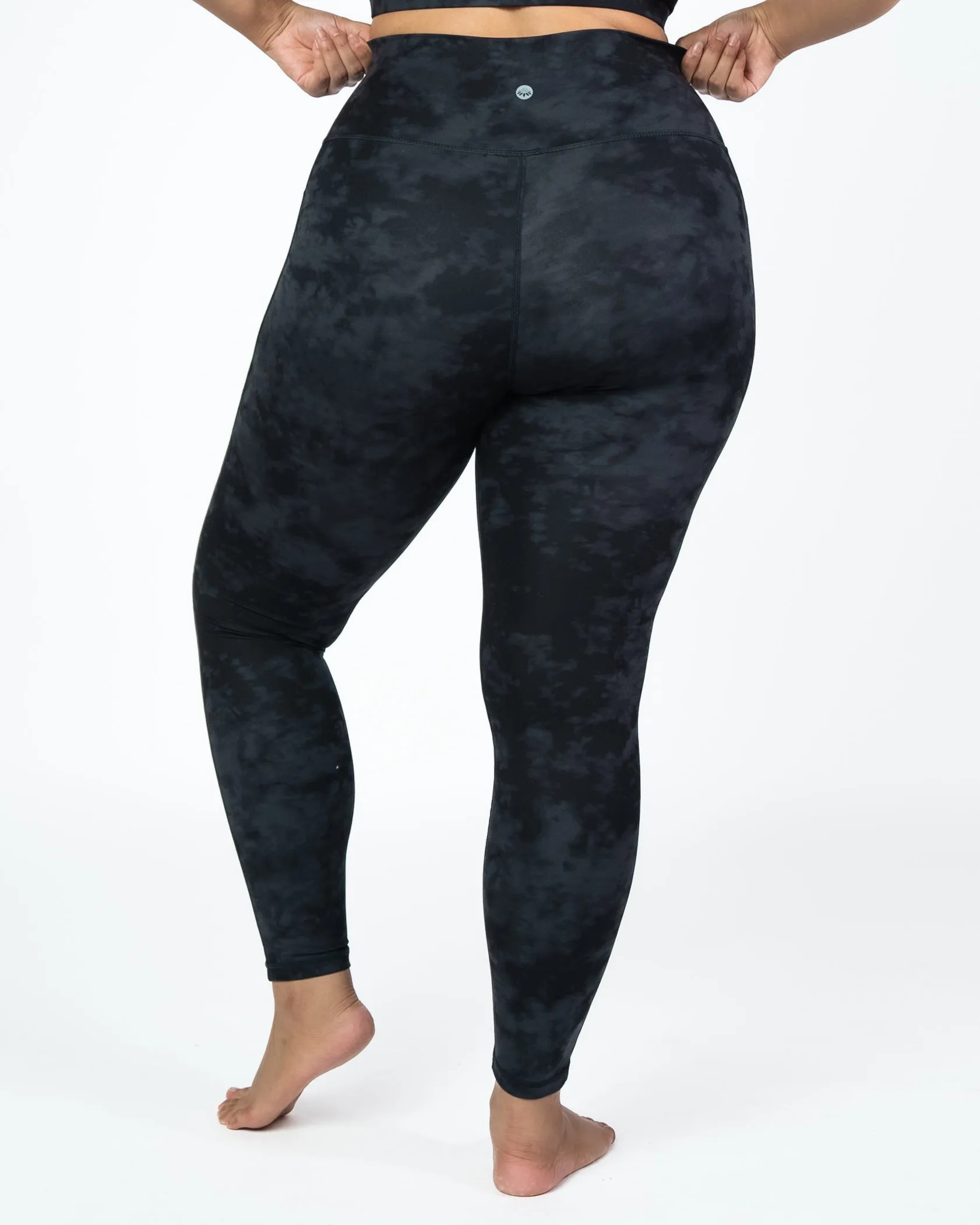 Shakti Leggings (27 in. inseam) - Onyx Tie Dye