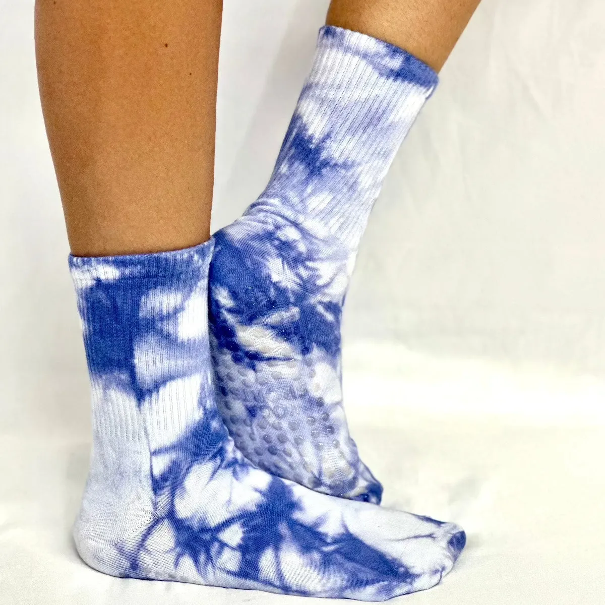 TIE DYE  yoga grip crew socks - lilac